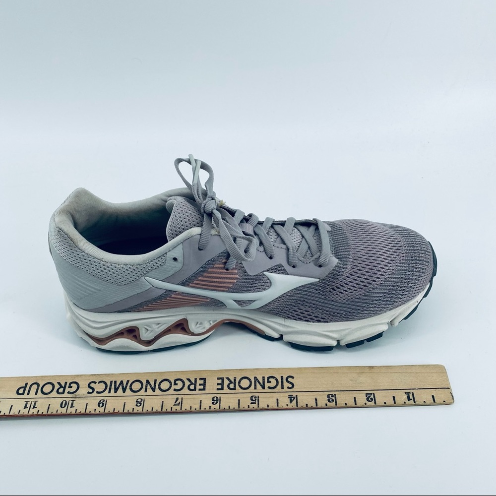 Mizuno Wave Inspire 16 Superflex Running Shoes Women's Size US 9 Gray Peach - Picture 12 of 12
